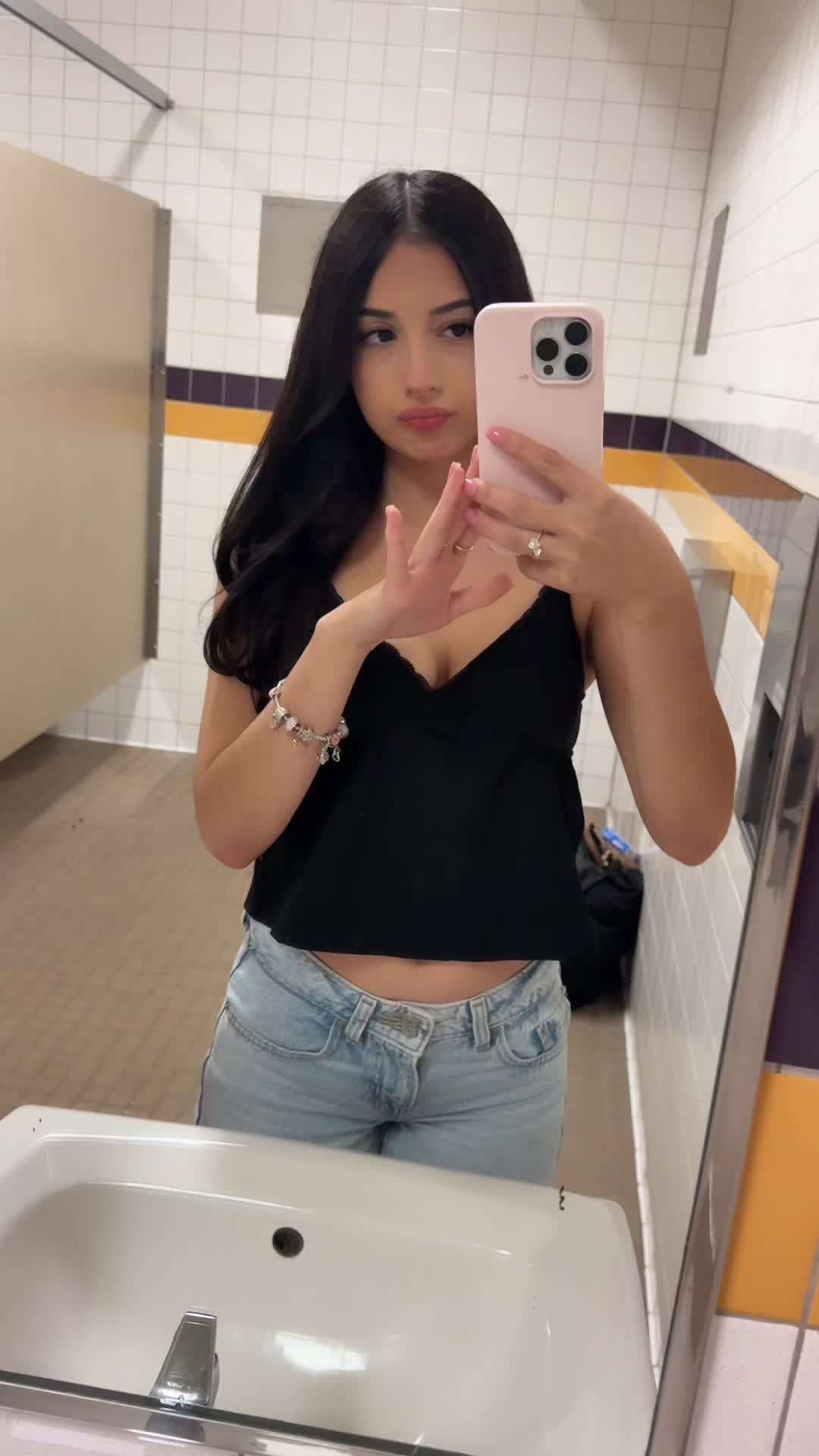 @Juli ︎