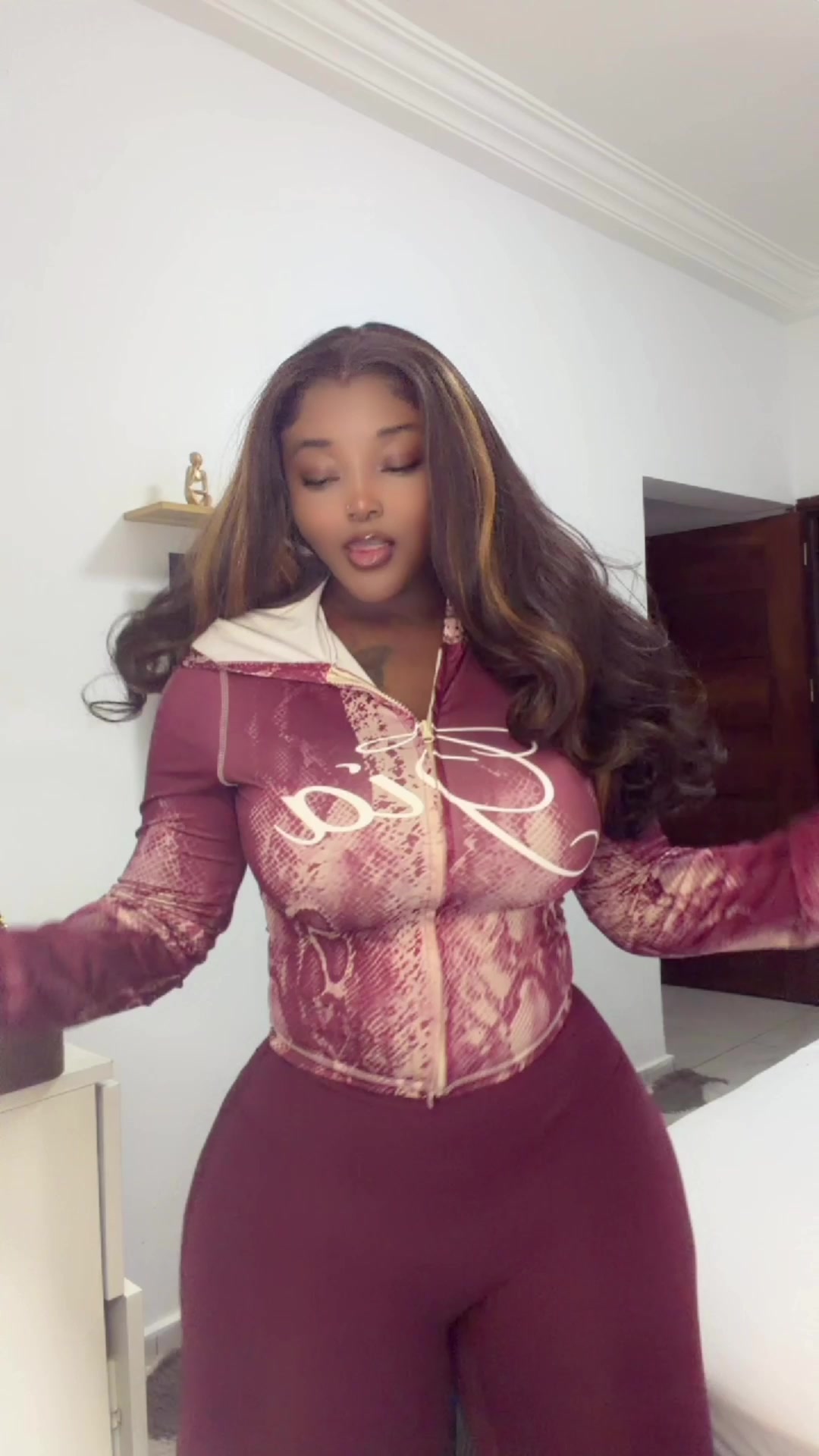 @Nikiminaj_africa