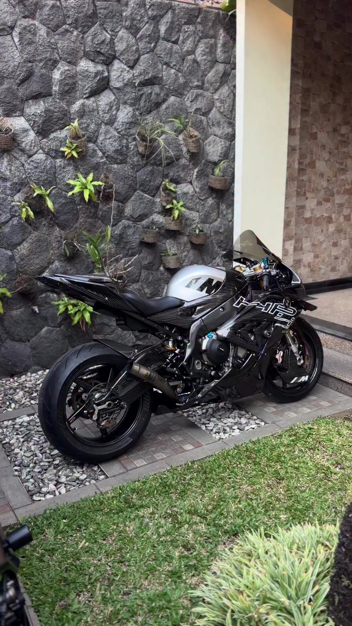 @RobbieMotoBikers🔥