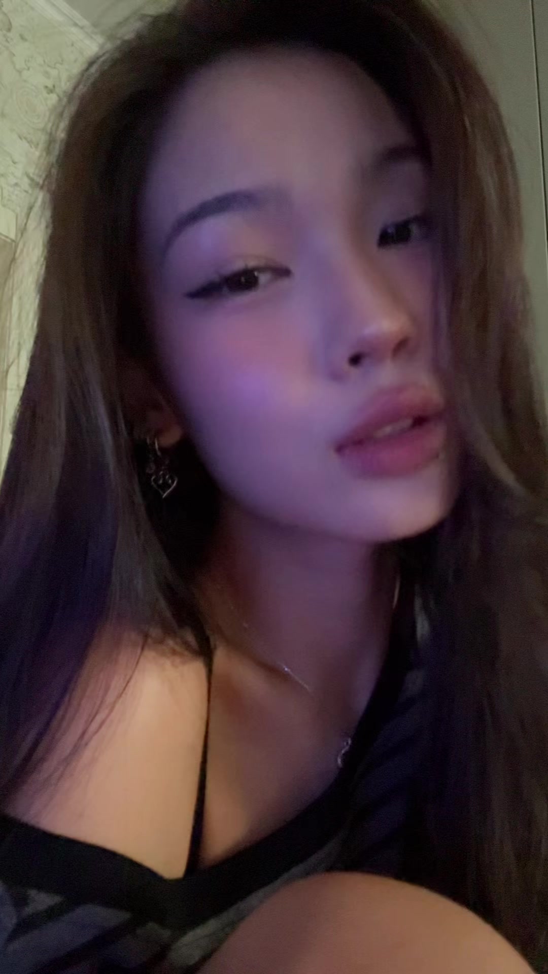 @2,184.8<33