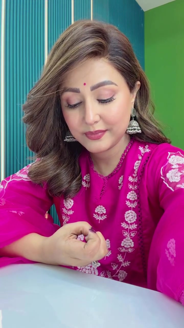 @Hina Khan 💎