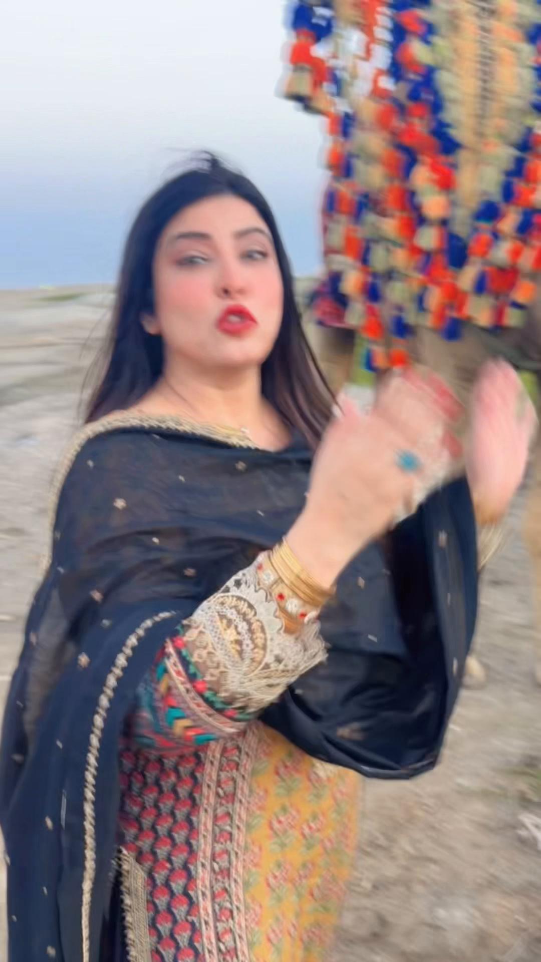 @Uzmaa tahir