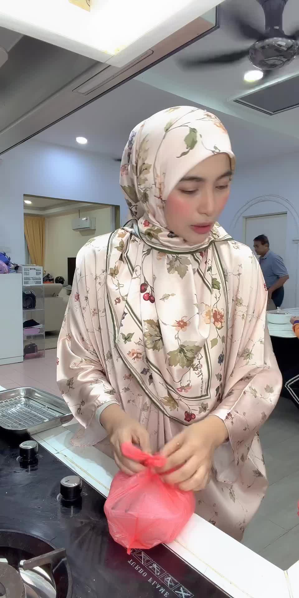 @AziKadir