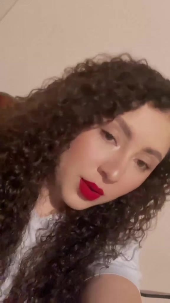 @🧔🏻♀️🫰ديانا هيريرا