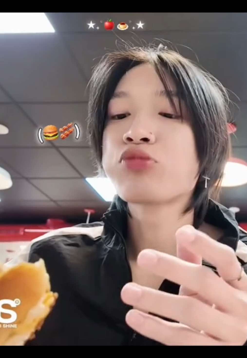 @🍎