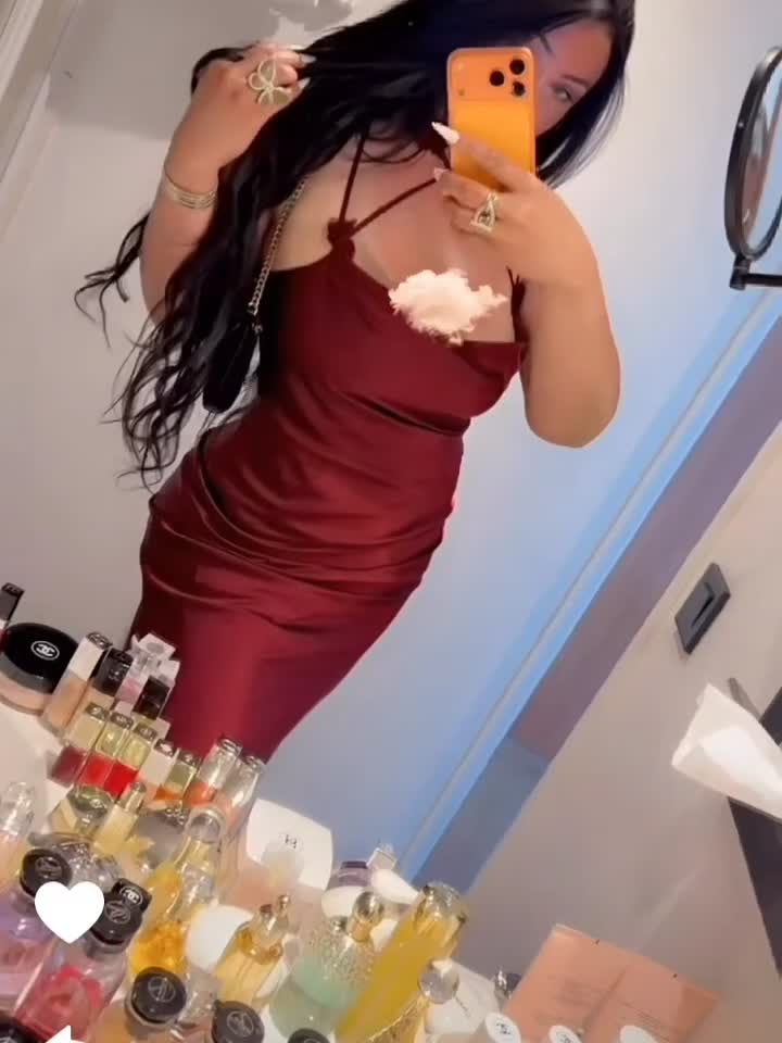 @chahinez_