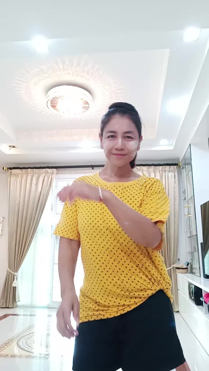 @စိတ်ထားဖြူထားဝယ်သူ🇲🇲အေးဆို