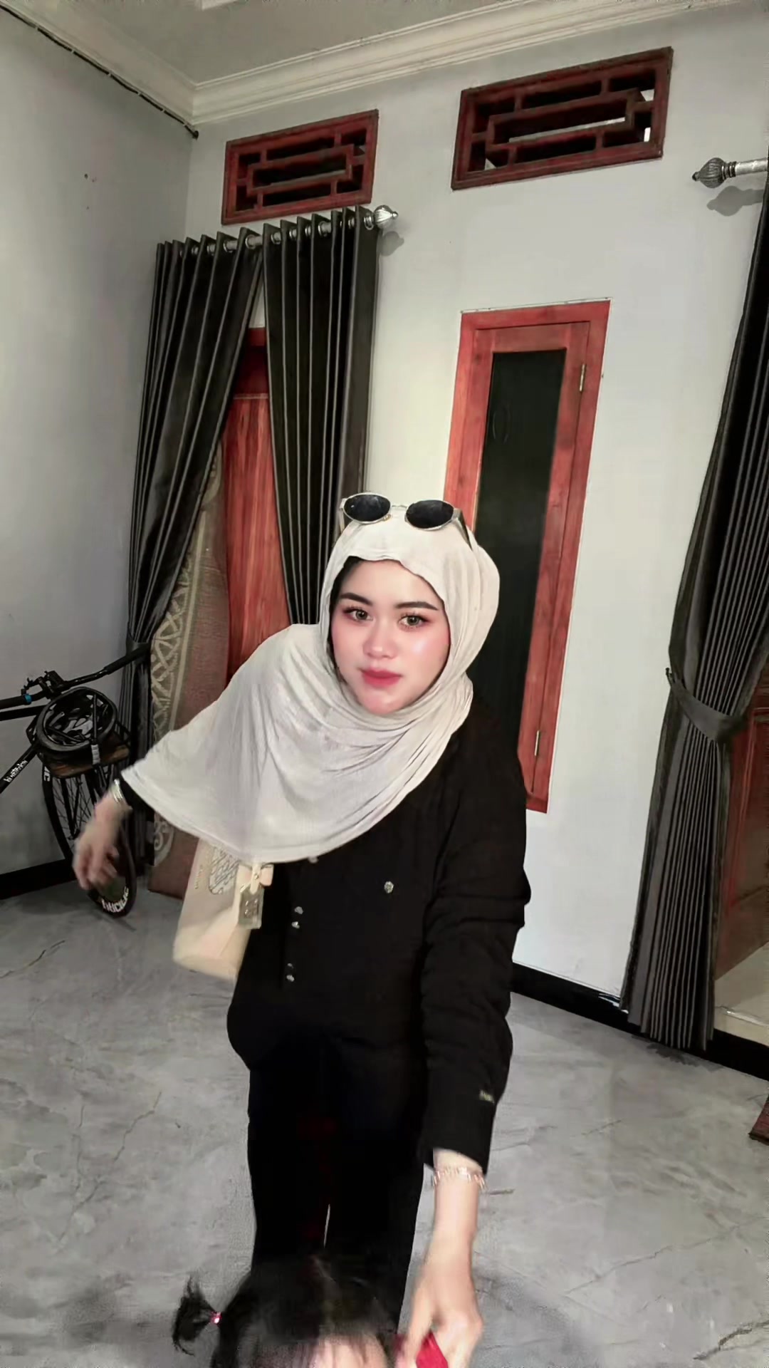 @lisaolshope01