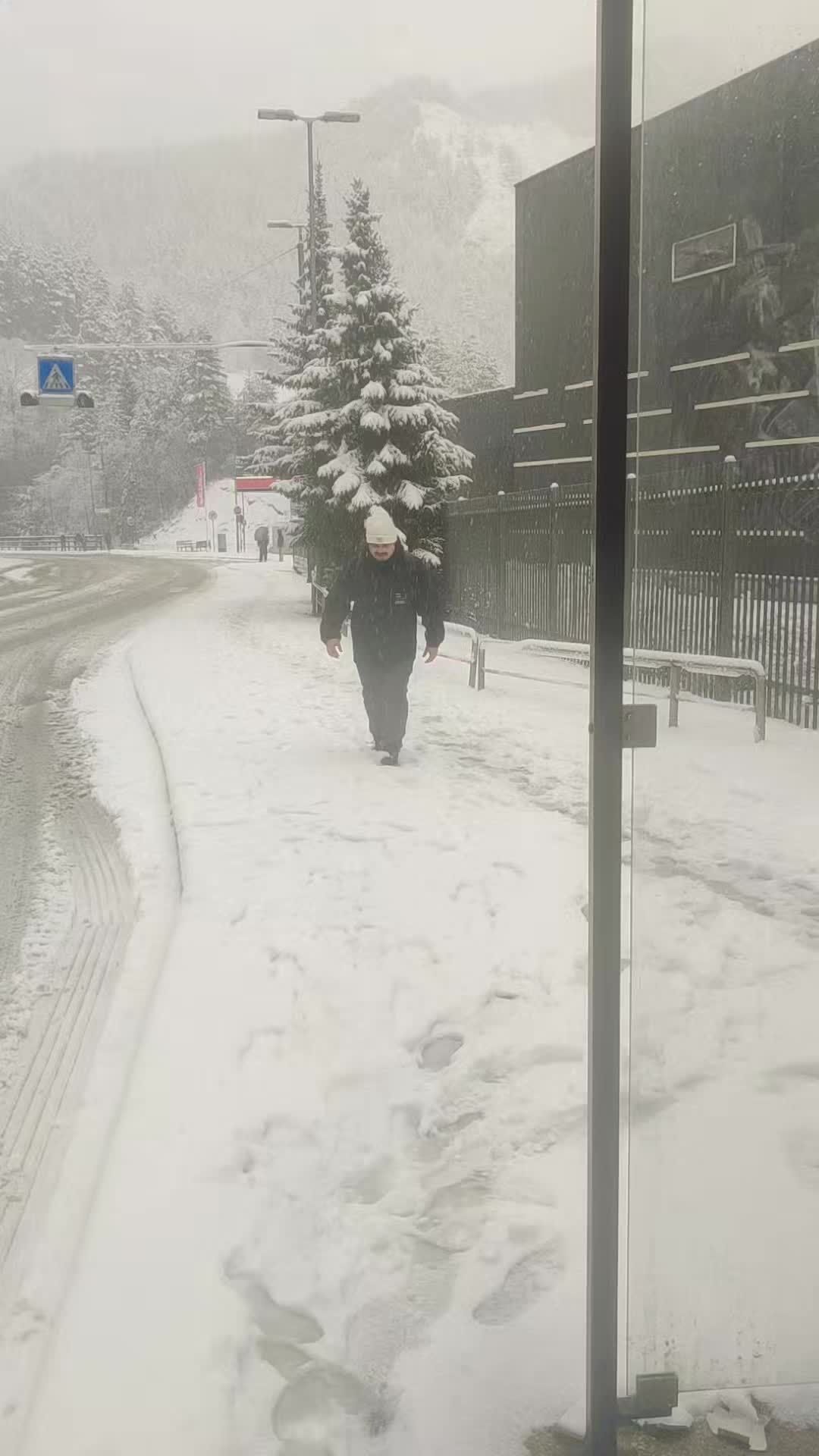 @Sameer🇳🇵🧿🇸🇮