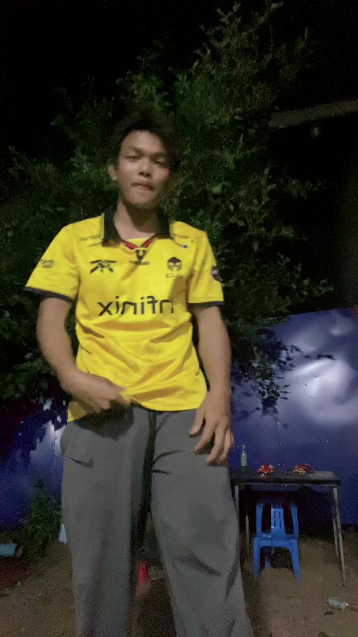 @បូរ ទំនើង