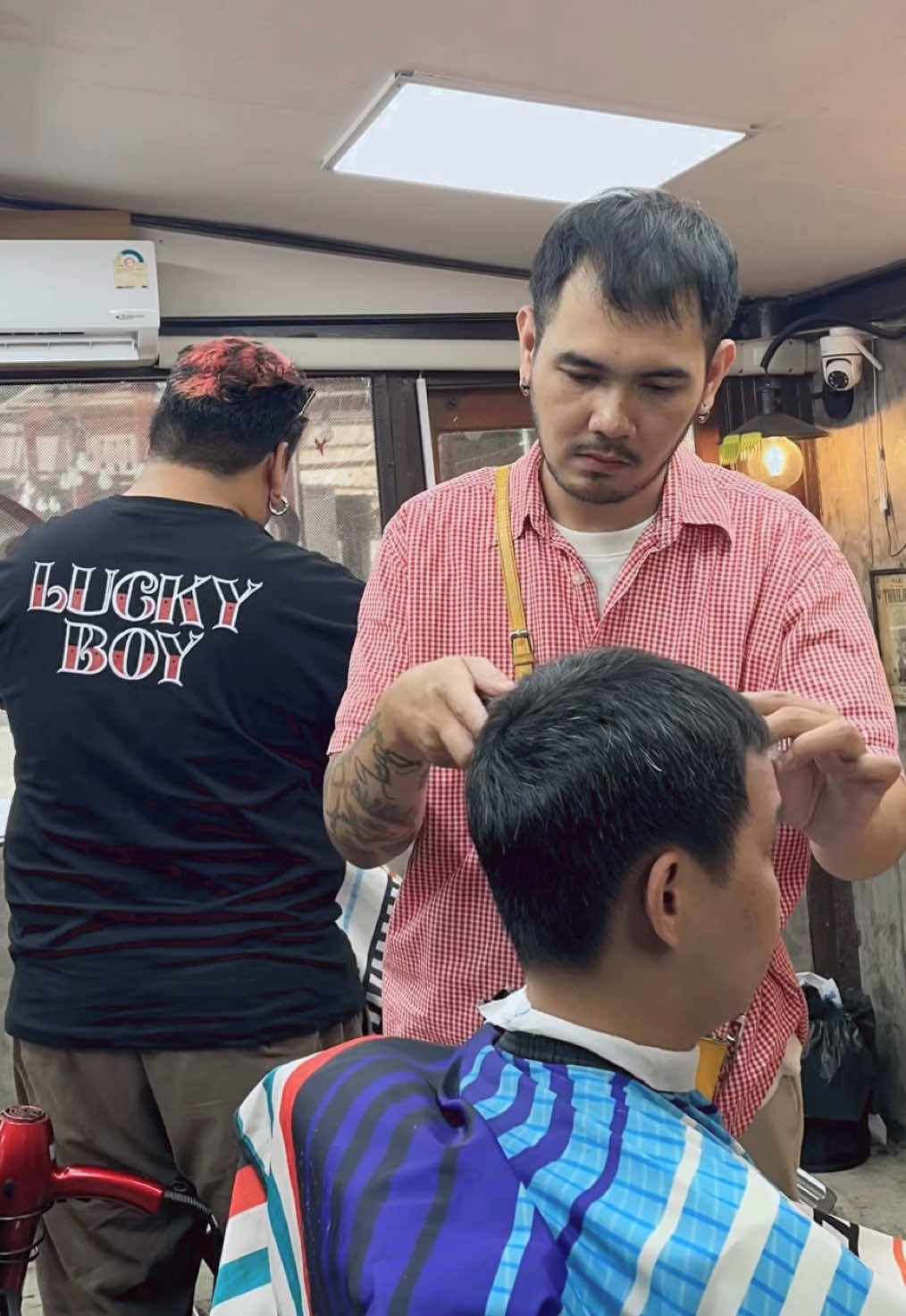 @luckyboybarbershop