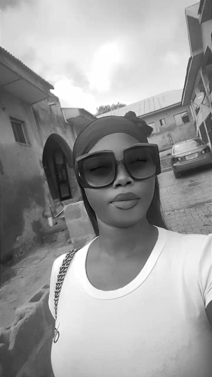 @Anikeade 🥰💕
