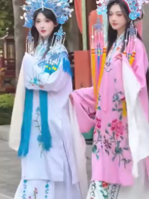 @Tỷ Tỷ Cosplay ✨