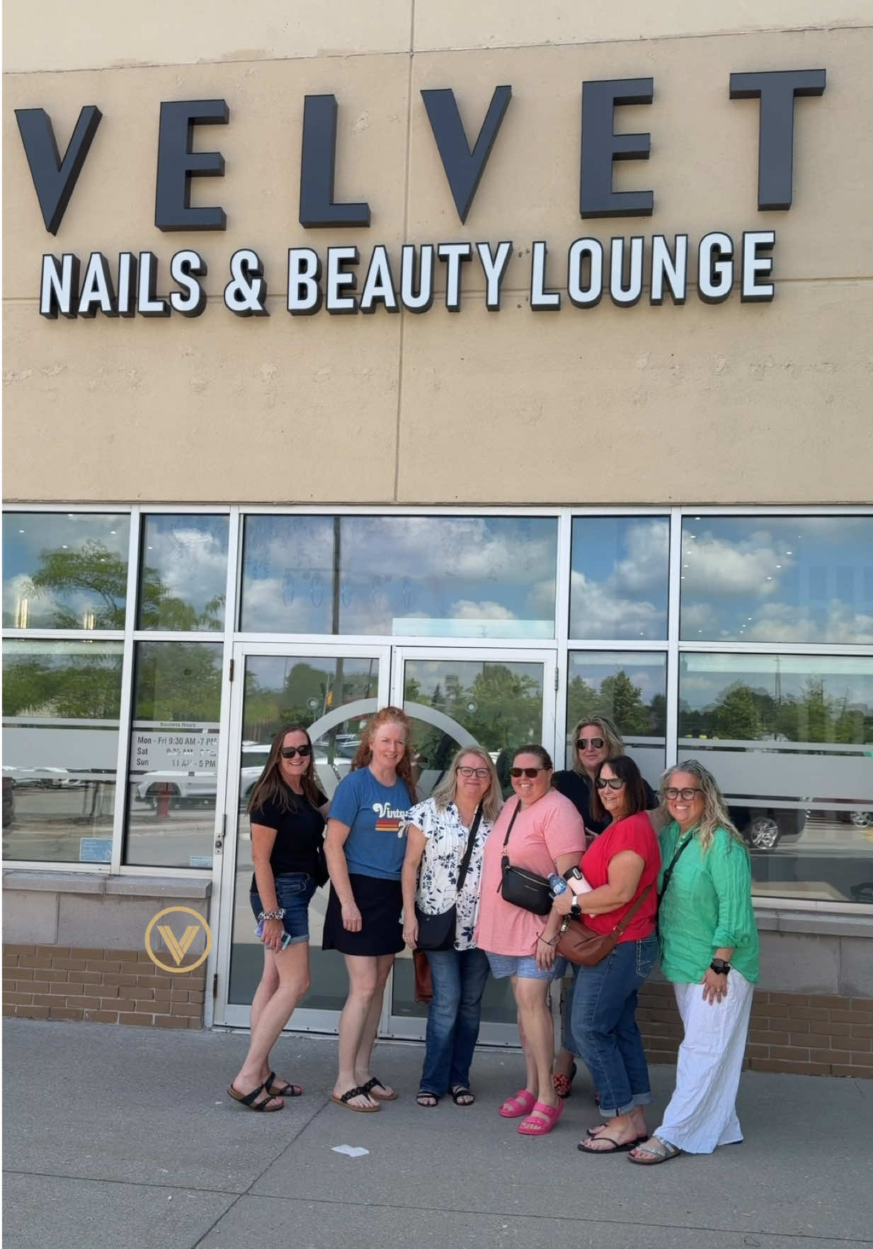 @velvet nails kw