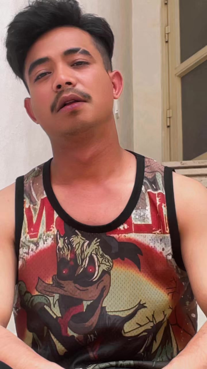 @RØYAL G🇳🇵