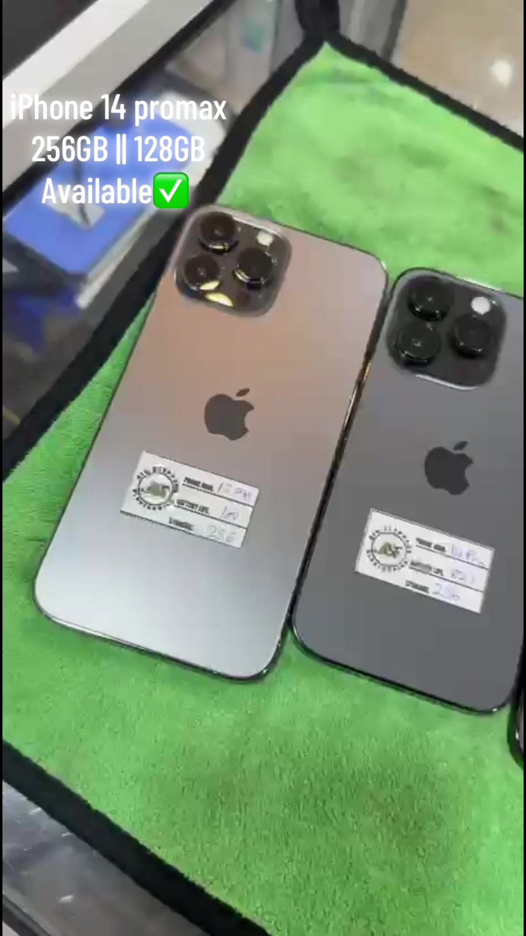 @Lil Susbi Apple Store
