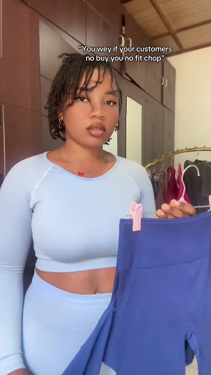 @Lizzy🛍️🛒