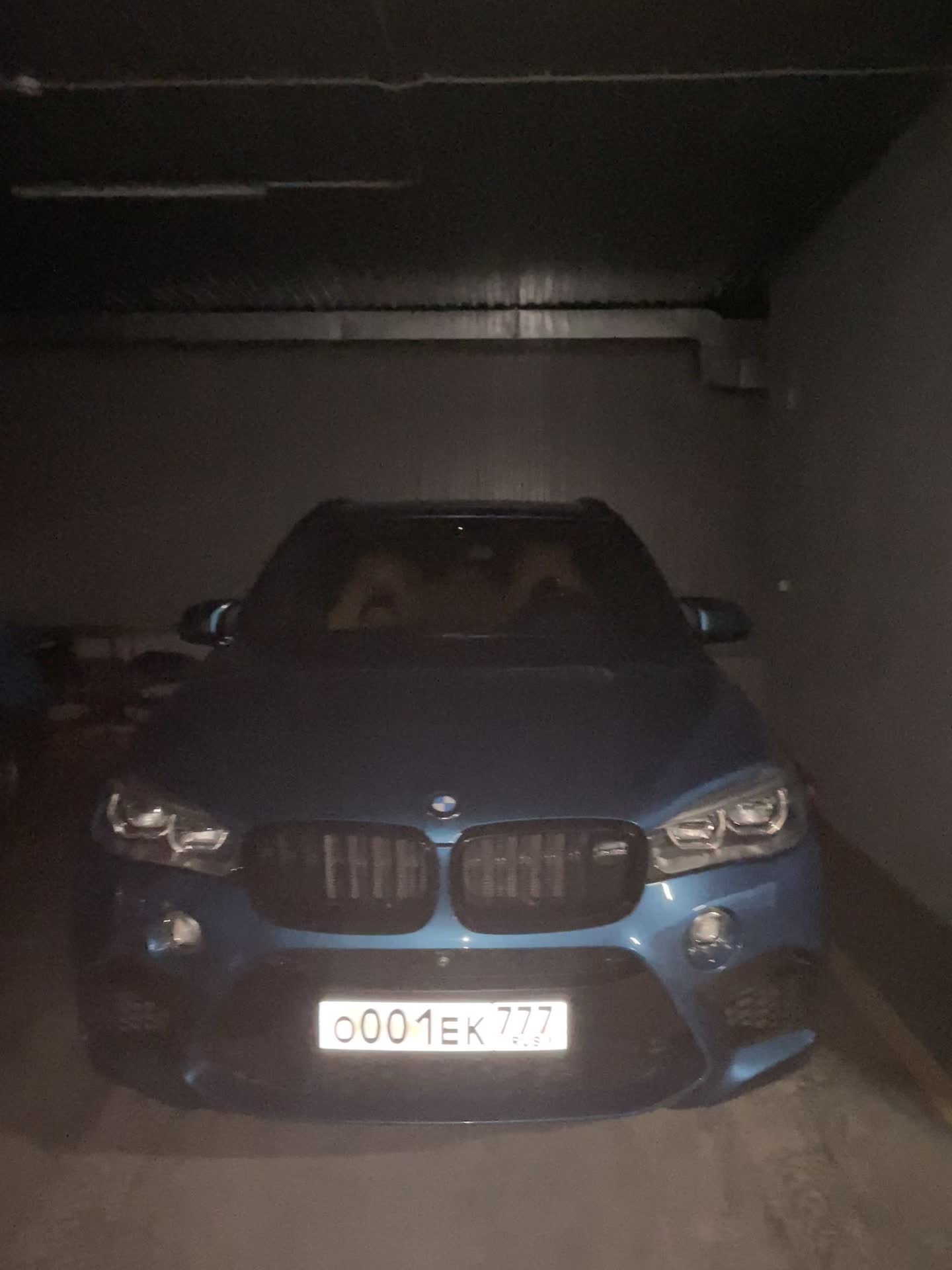 @001