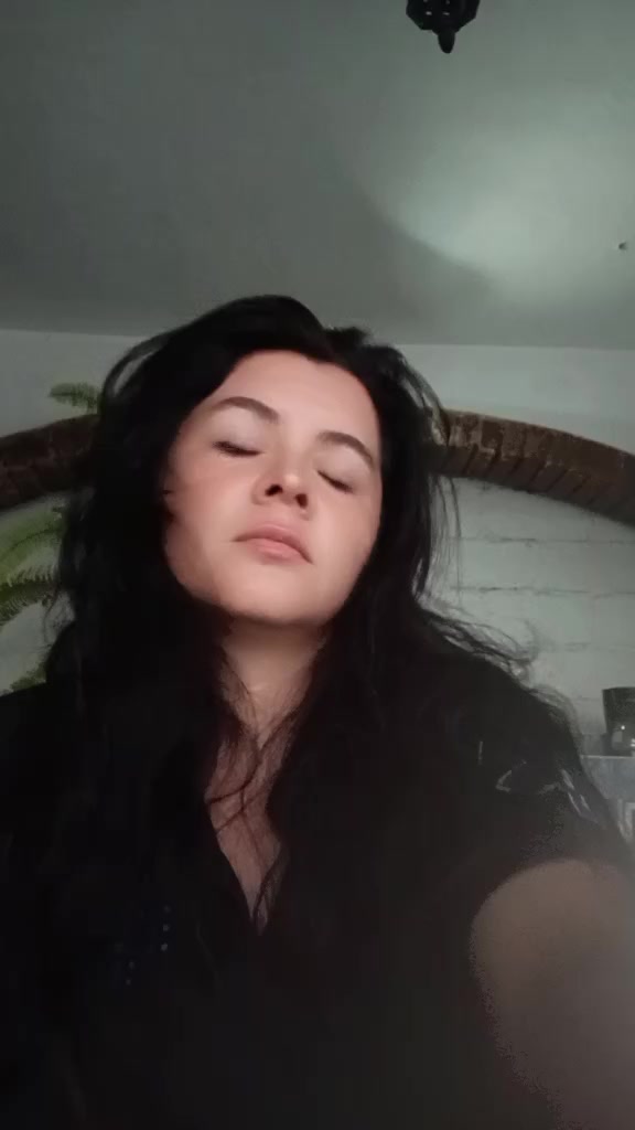 @julietha anemmone