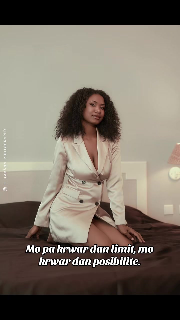 @Anne Murielle Ravina
