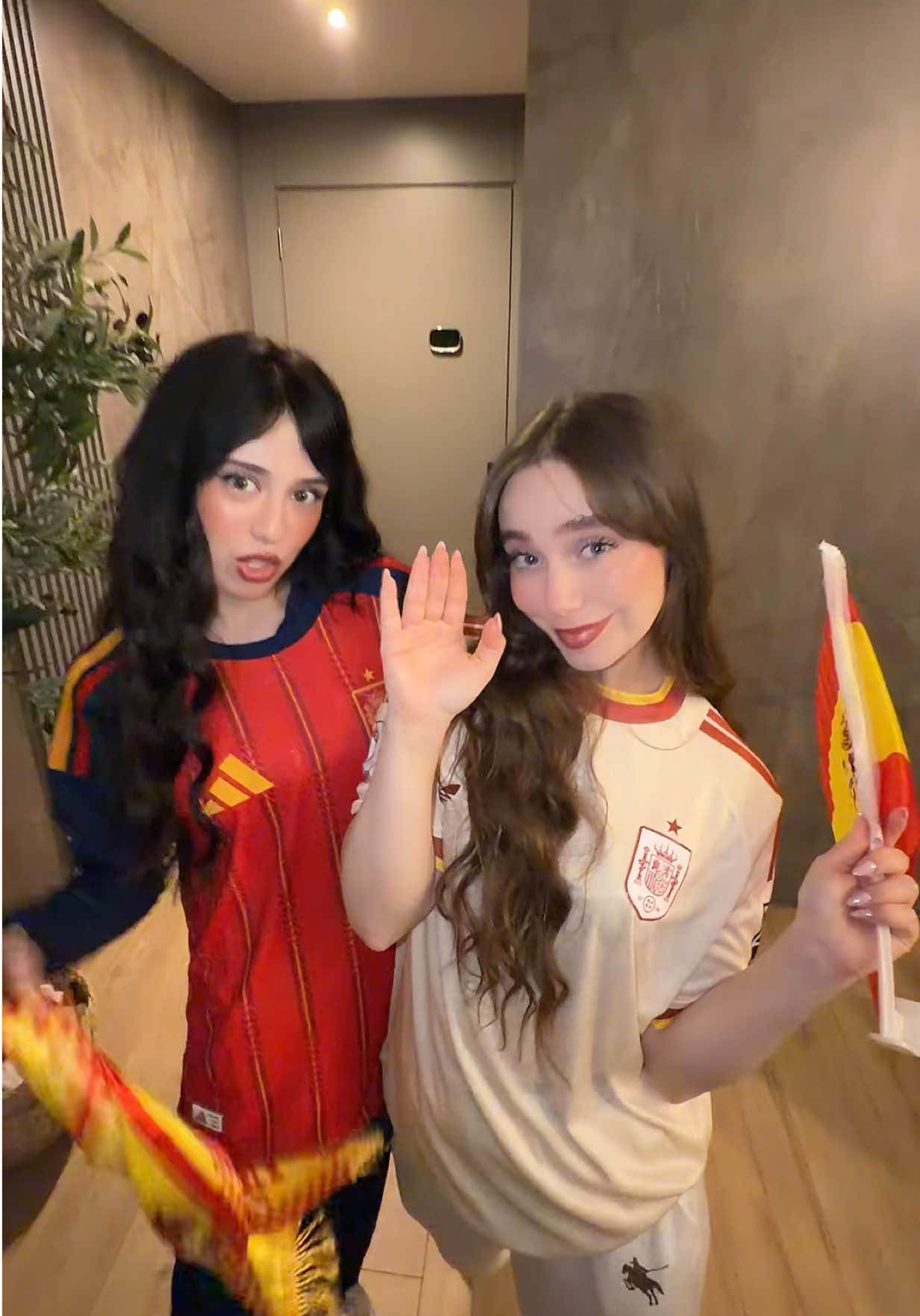 @ฦee ๐