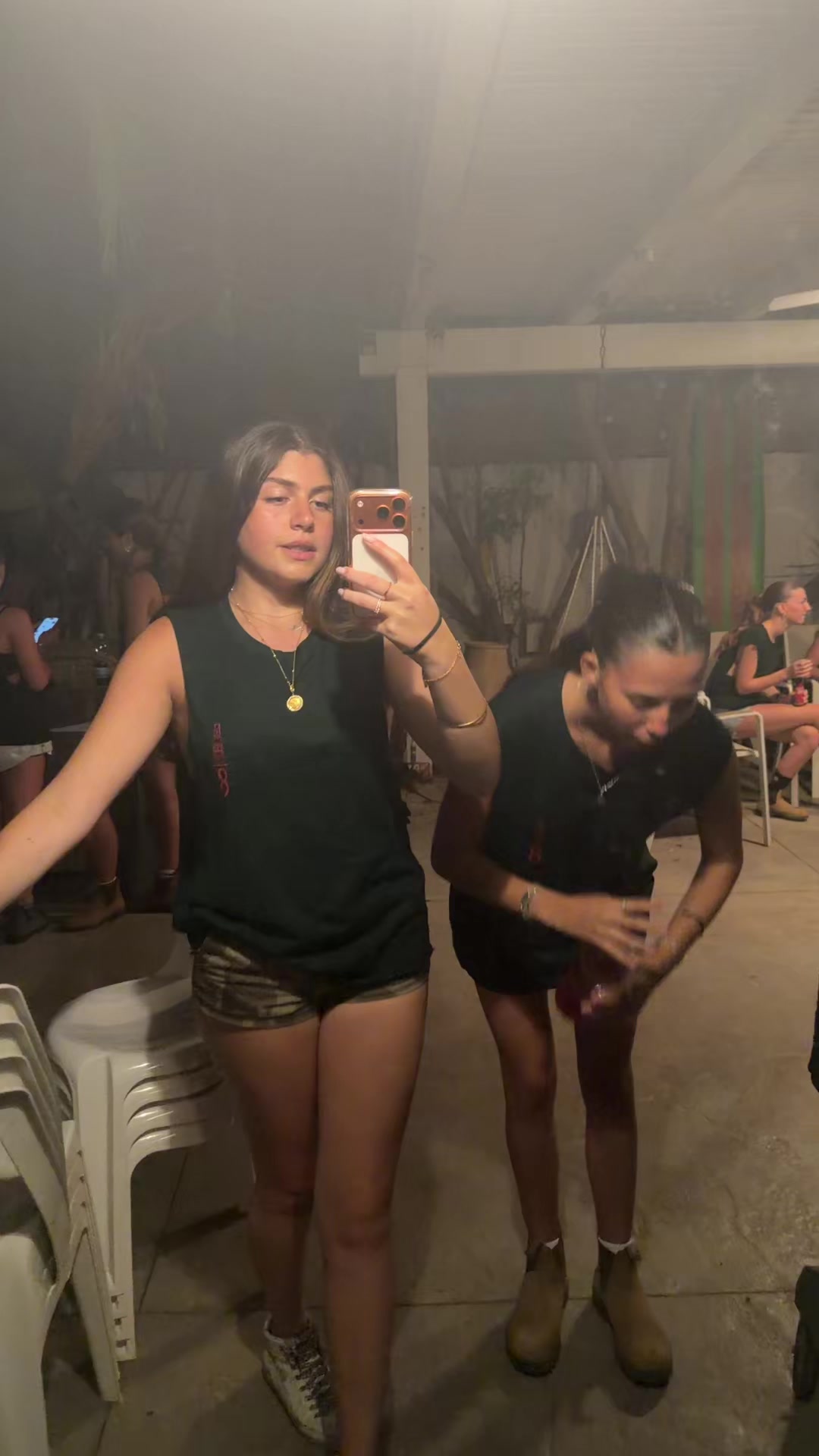 @Ella