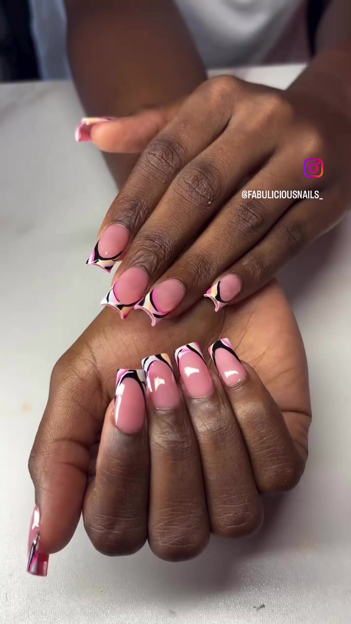 @NailsbyFabiana