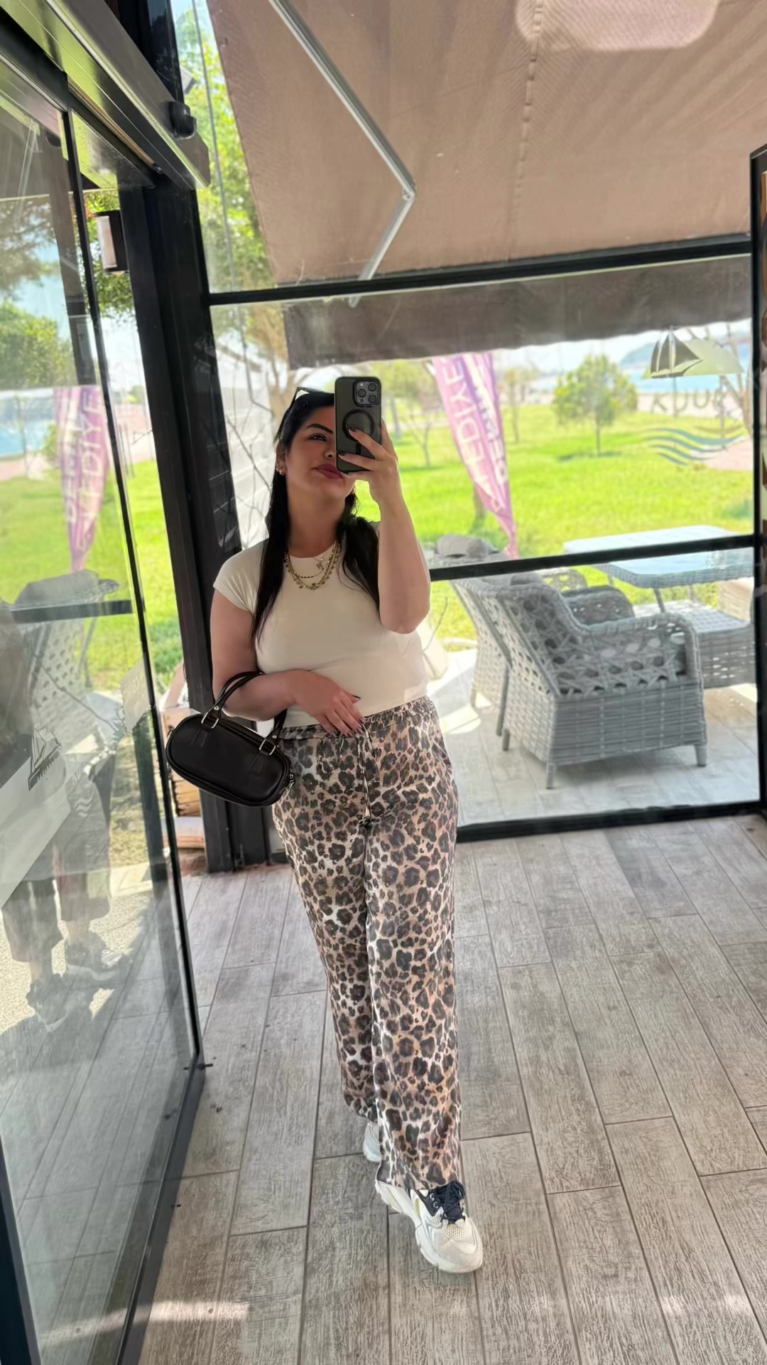 @Hülya Pollaz