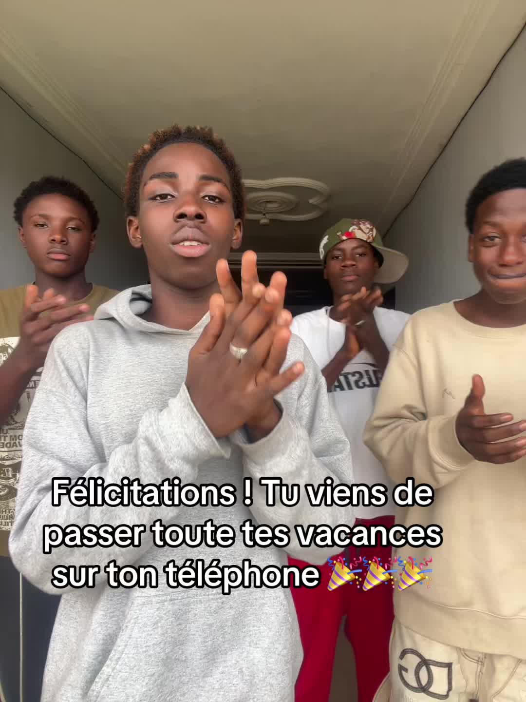 @YOᗩᑎᑎ3᙭