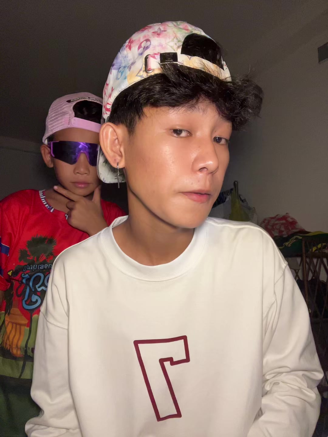 @CHHOŘNG~CHHOŘNG