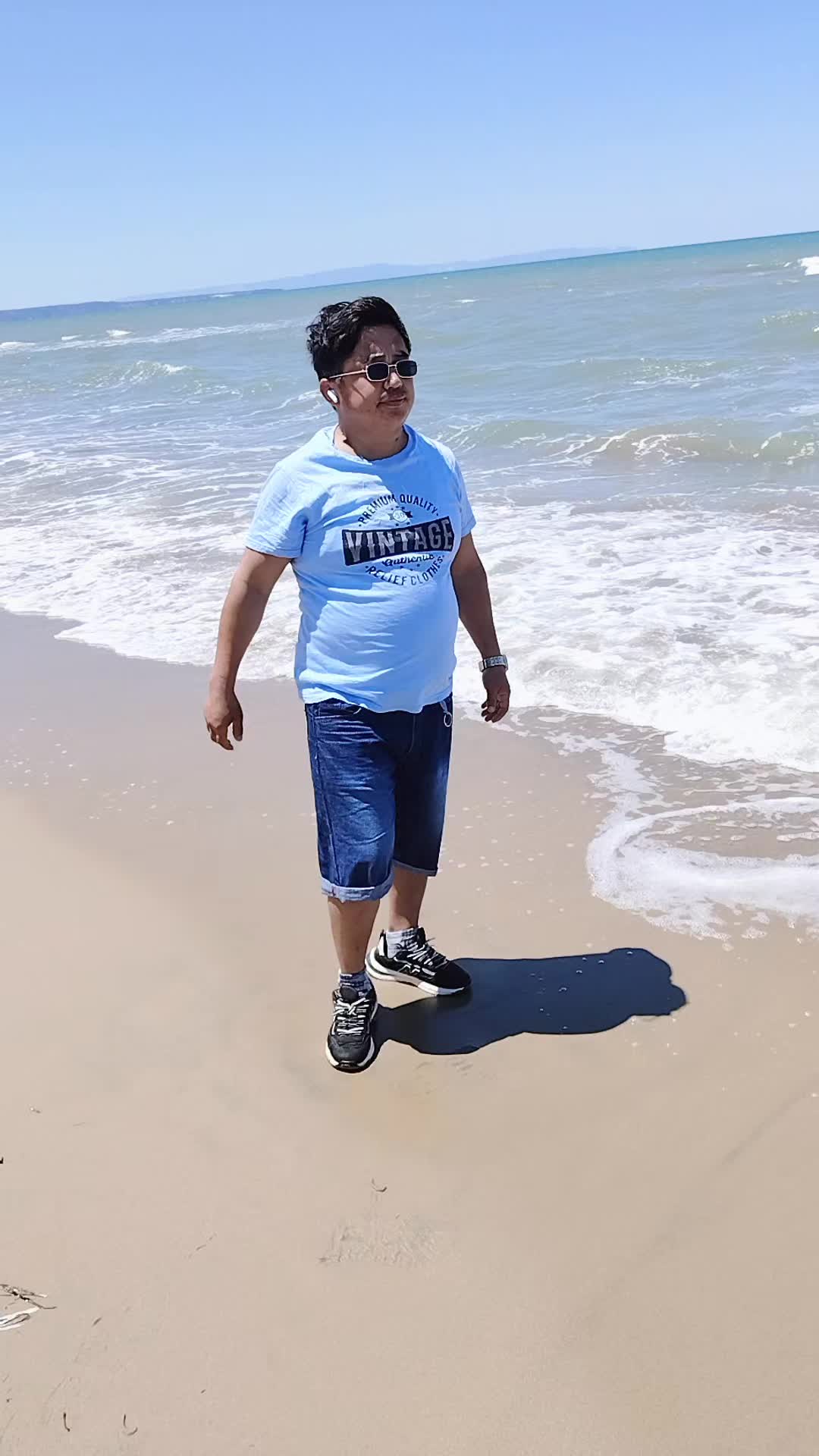 @योगेश गुरुङ्२🇳🇵♥️🇬🇷
