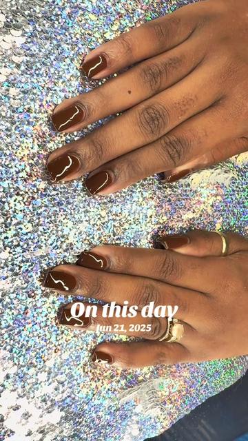 @PrettyPlushNails