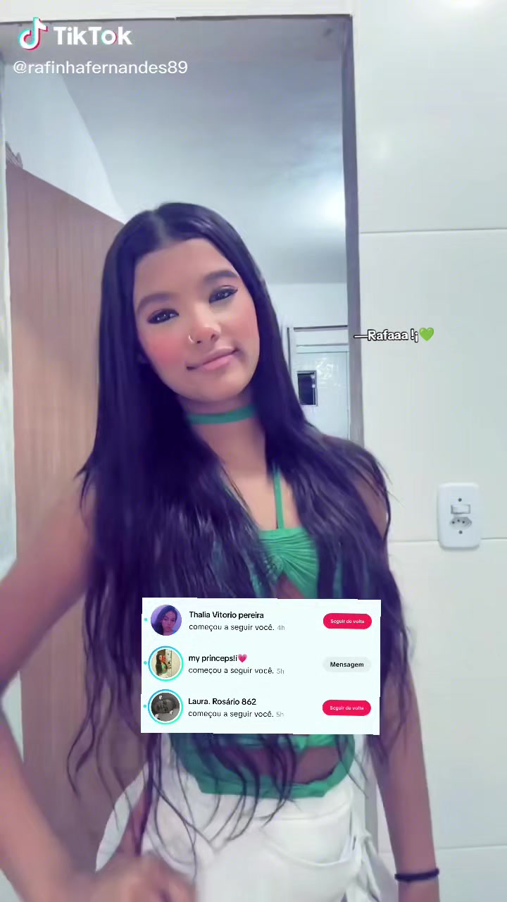 @— 𝐌emelzinhaa !¡☆