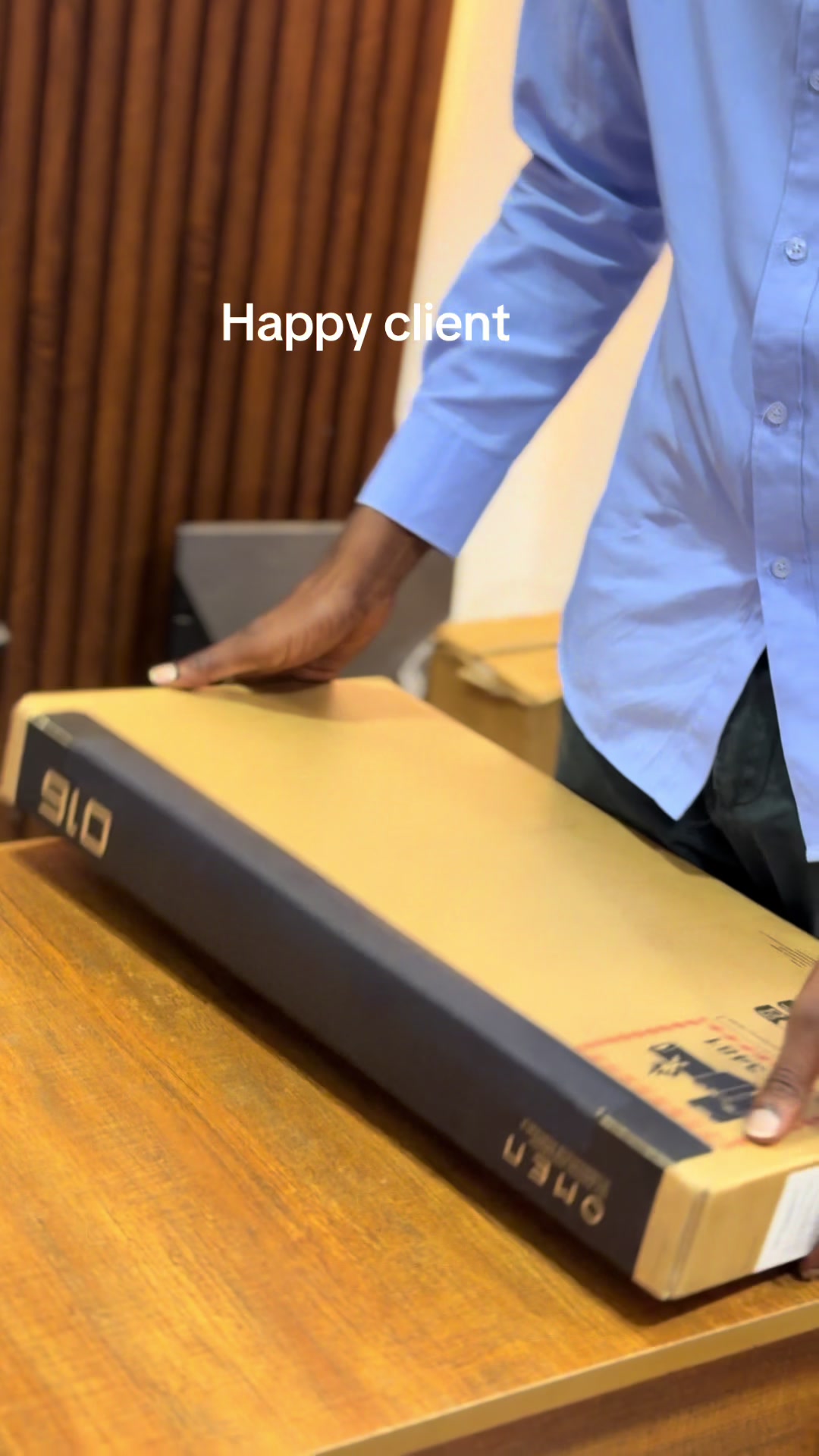 @Laptop guy 🇺🇬
