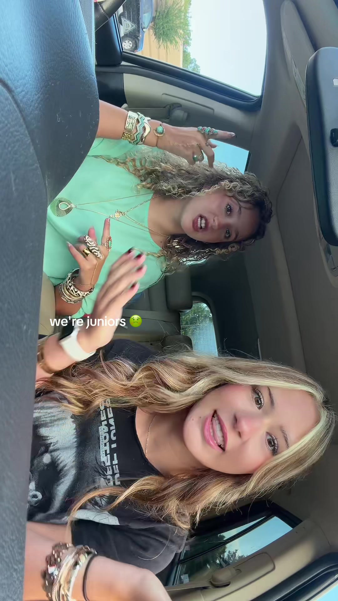 @nikkiolio