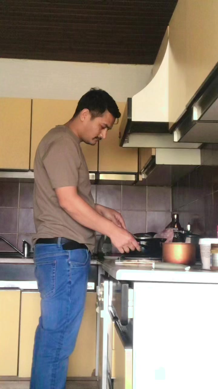 @𝖚𝖒𝖊𝖘𝖍🇳🇵✈️ 🇪🇺