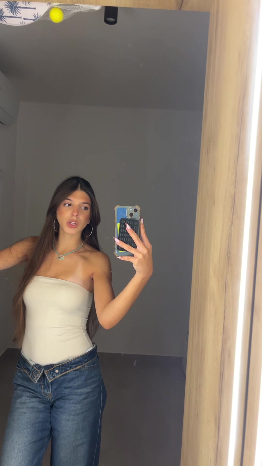 @Ayala_ariel10