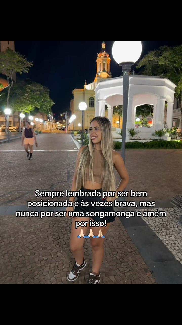 @camillecarvlho