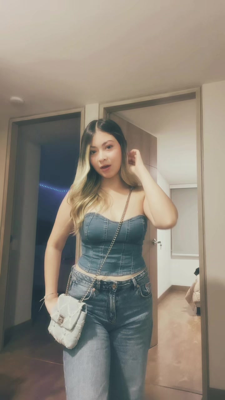 @𝐯