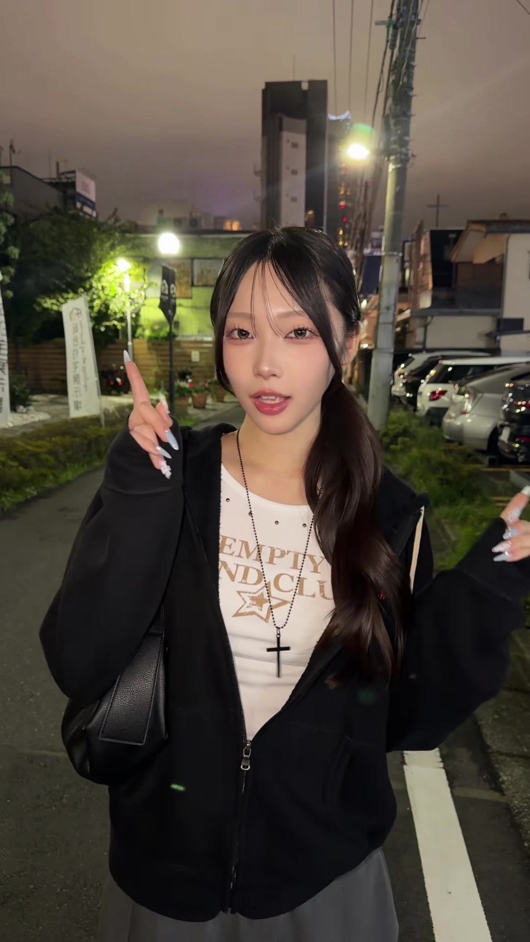 @るう