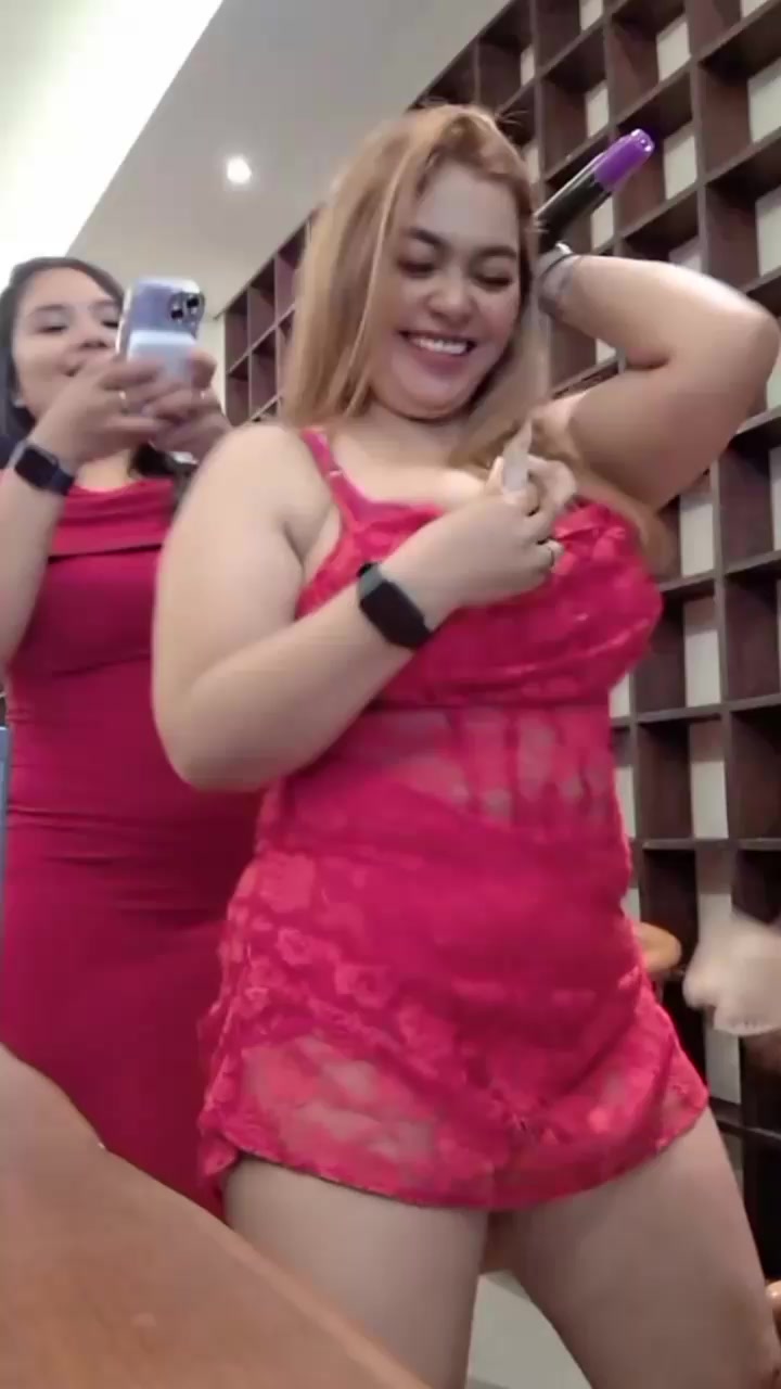 @hotmoms