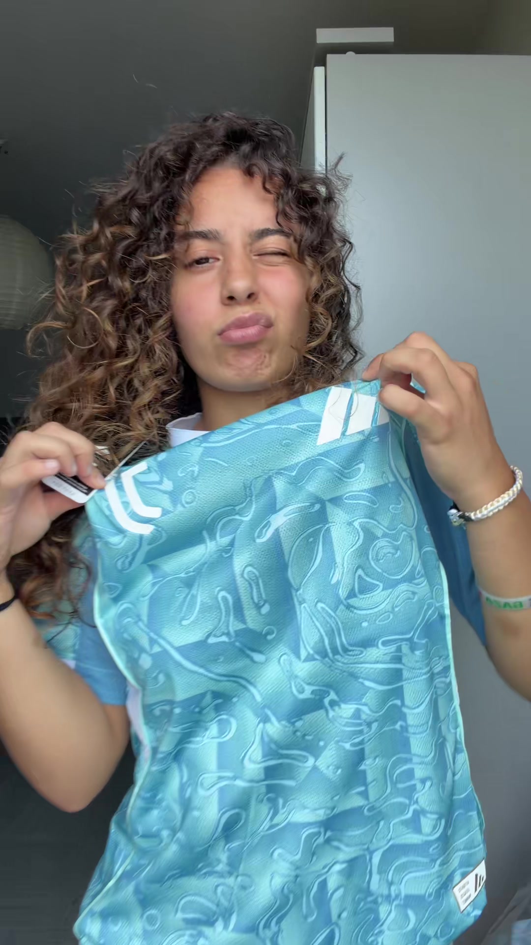 @noùr