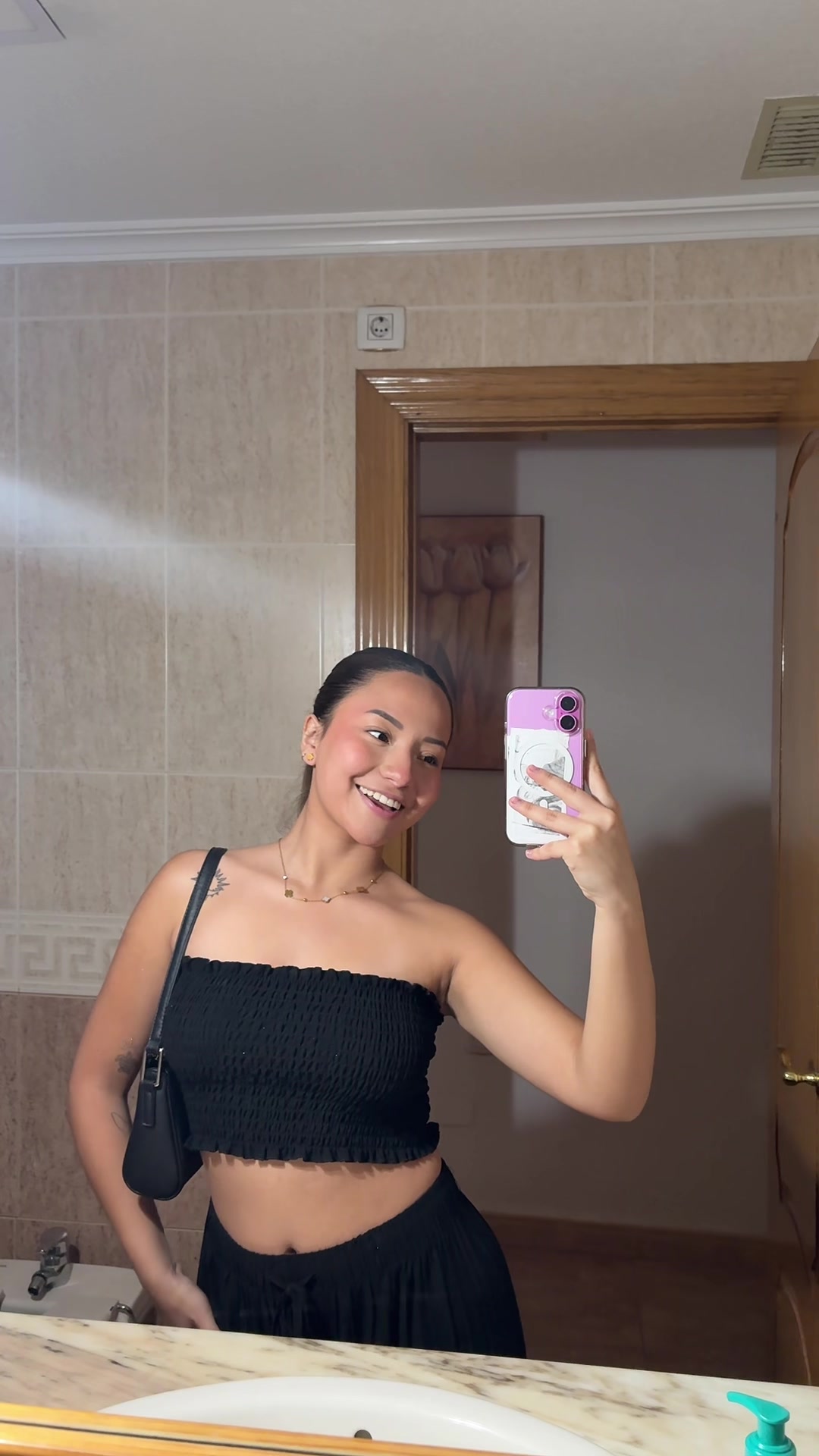 @luisaafer25_