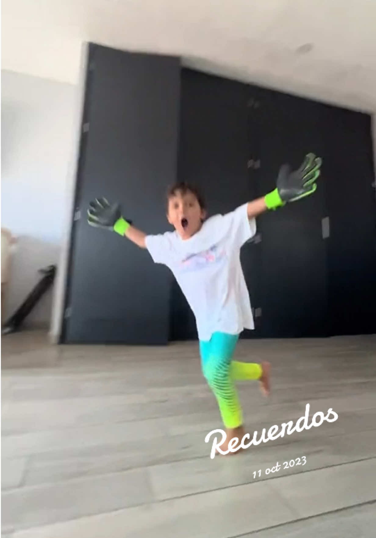 @Los Macías
