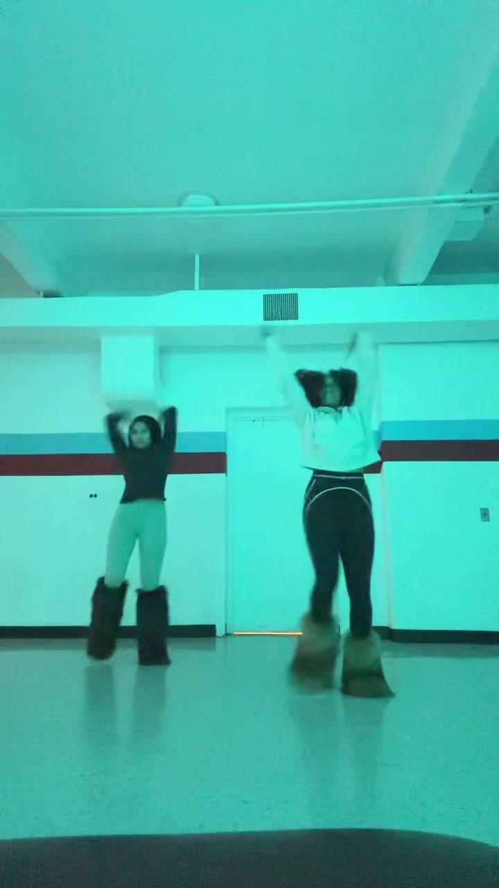 @riahhhh_