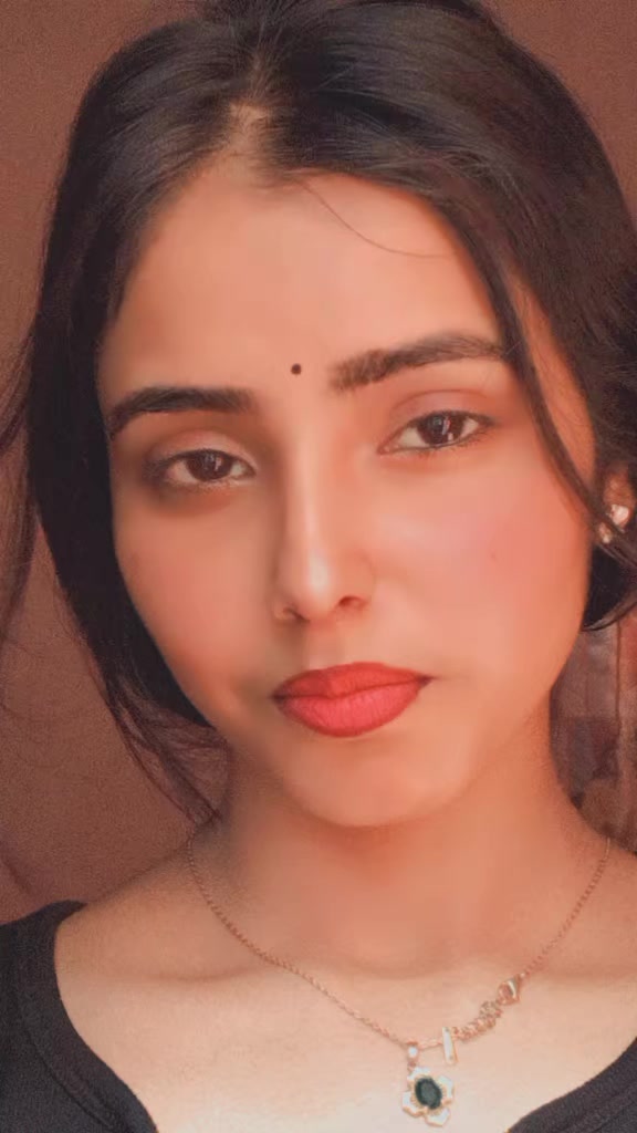 @rakhi thakur🌸🕊️