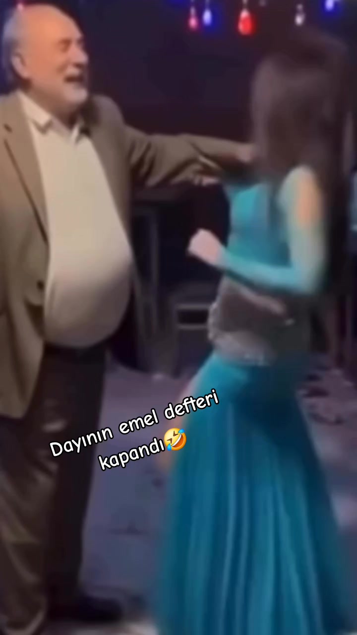 @_annanne_