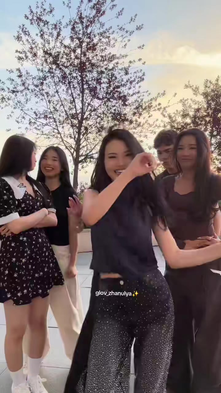 @glow_Zhanylya