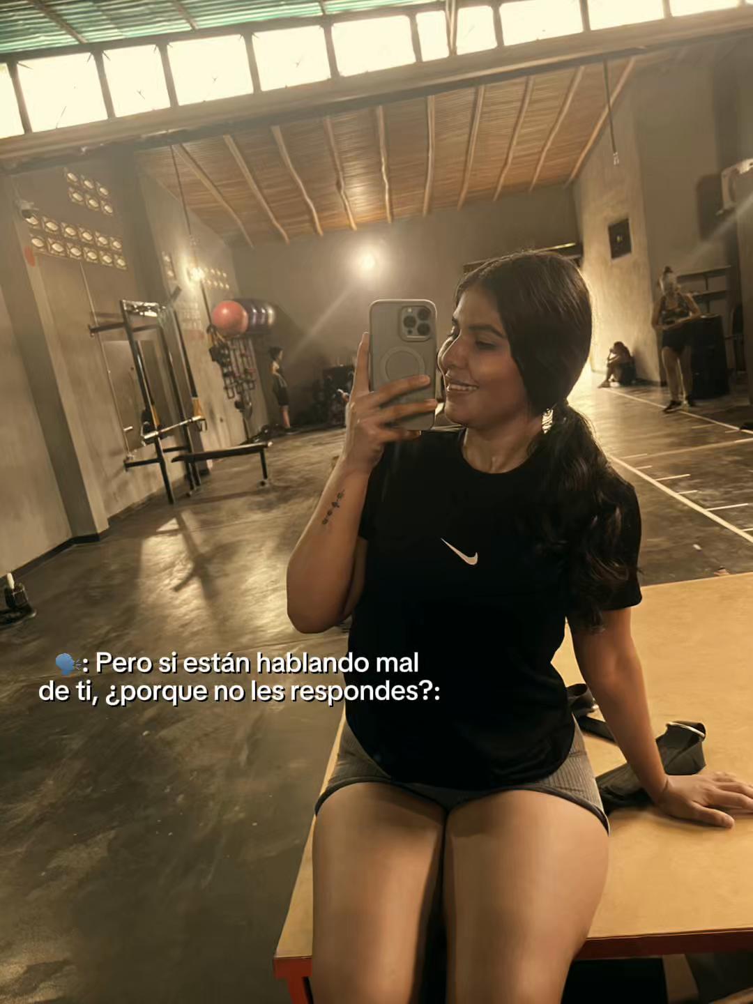 @NOHELY 👸🏻