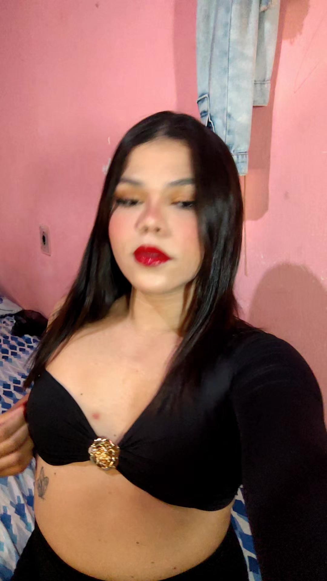 @Laura Santtys